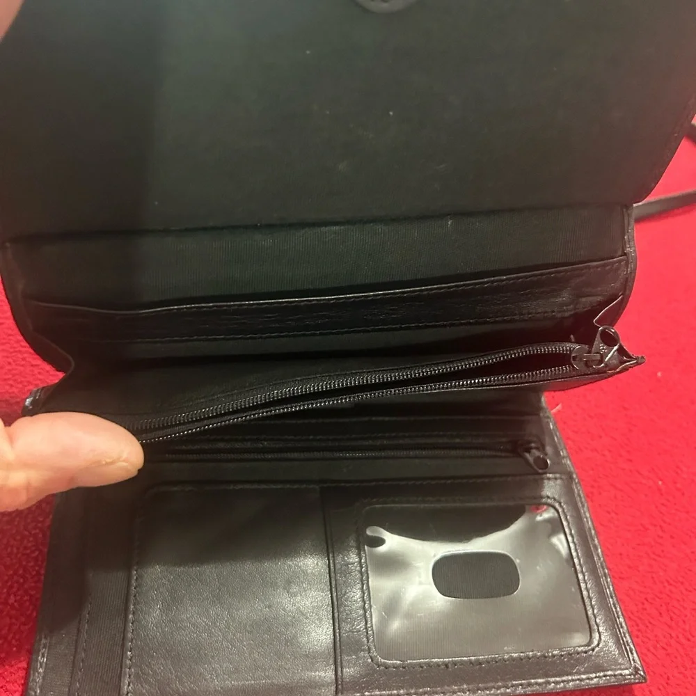 Fossil Men's Black Leather Messenger Crossbody Wallet excellent condition